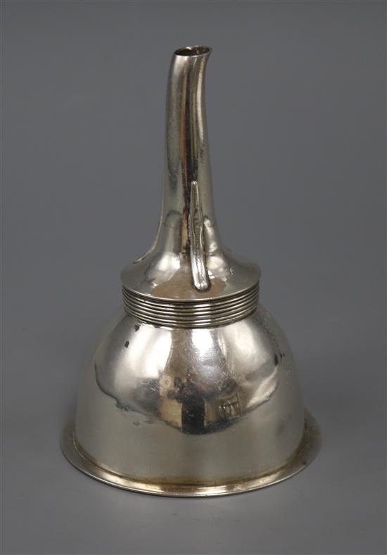 A late 18th/early 19th century Scottish silver wine funnel by William & Patrick Cunningham, 13cm.